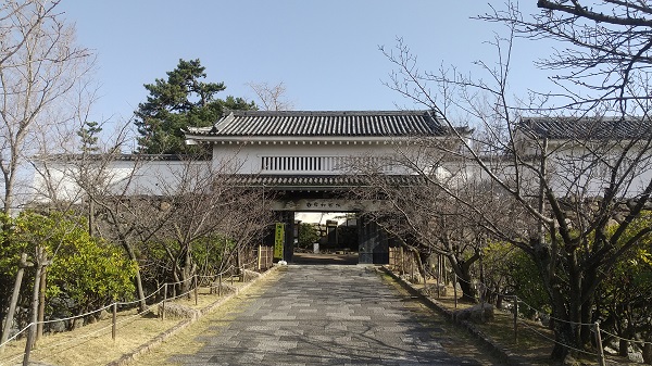 岸和田城の正門・櫓門